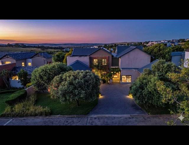 4 BEDROOM HOUSE FOR SALE IN COPPERLEAF ESTATE